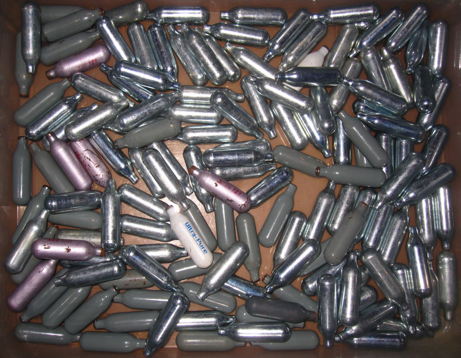 Laughing gas sellers arrested