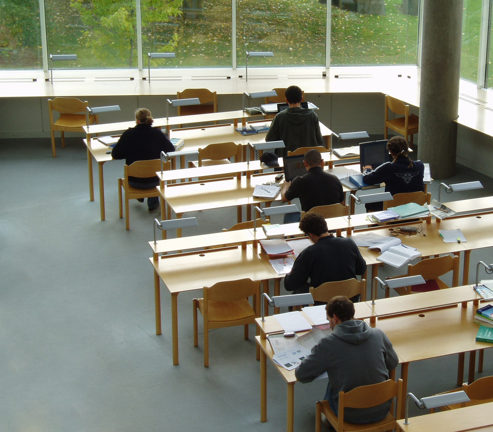 47 arrested for citizenship exam fraud across Spain