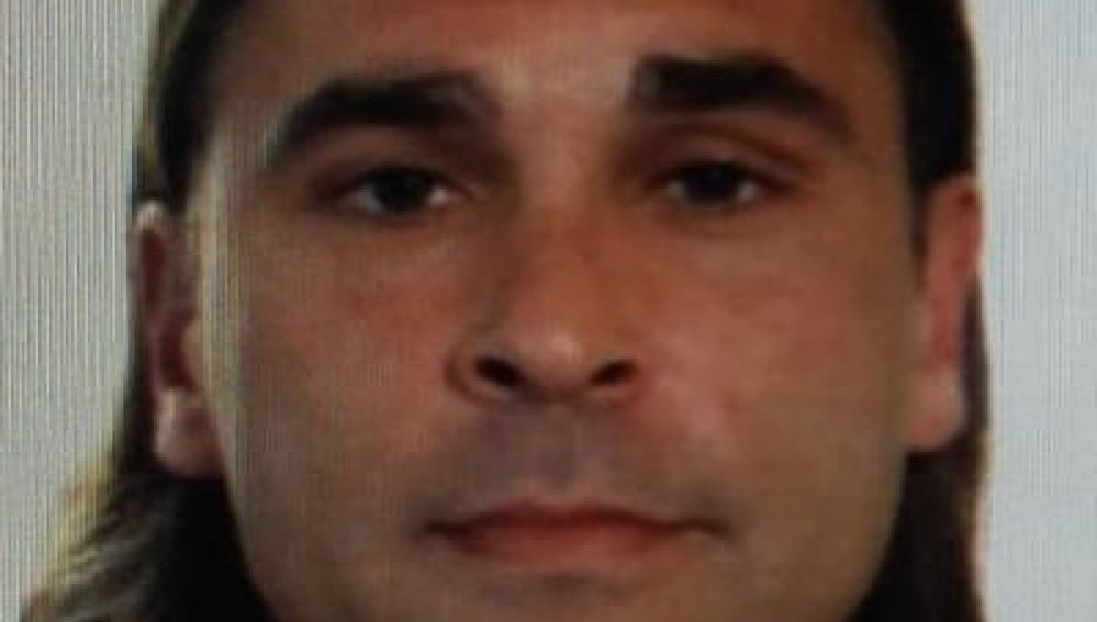 Manhunt launched to find absconded murderer and rapist