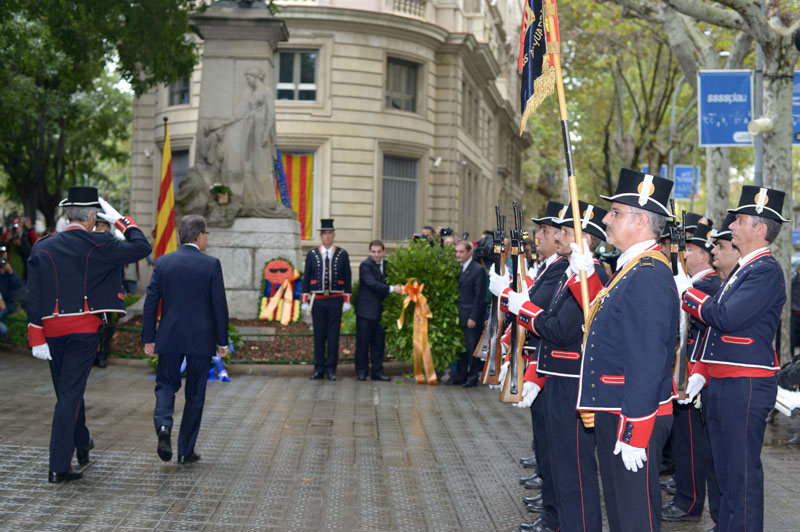 Hundreds of thousands expected to take to Barcelona streets to mark Diada Nacional de Catalunya