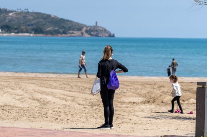 Children enjoy first day outside as daily death toll continues to contract