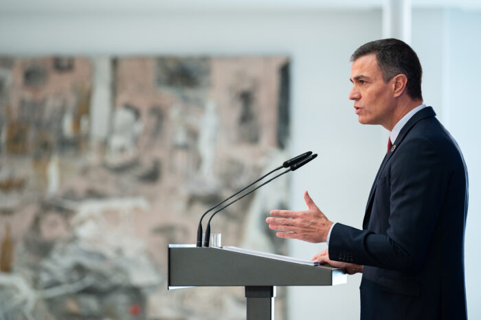 Government announces plan to create 800,000 new jobs with EU emergency funds