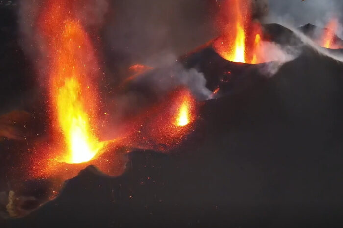 La Palma quakes intensify as lava fountain reaches 600 metres