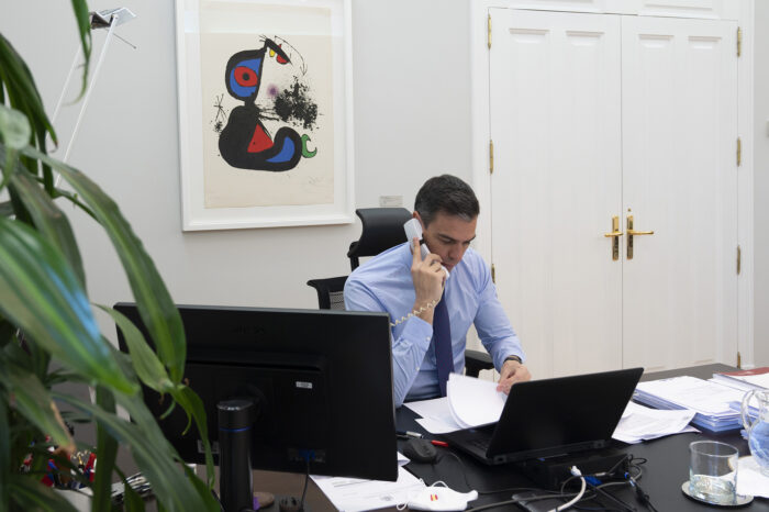 Pedro Sanchez holds telephone call with Boris Johnson