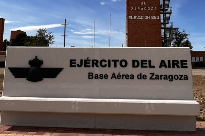 Fighter jet crashes at Zaragoza air base