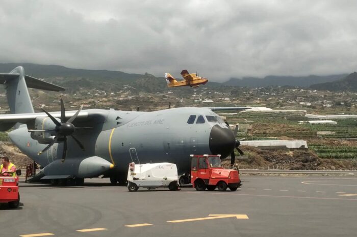 La Palma wildfire continues to burn out of control