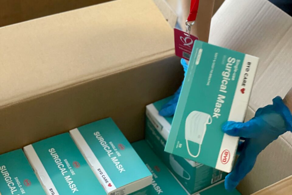 red and white plastic straw