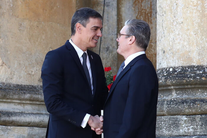 Prime Minister Attends European Political Community Summit