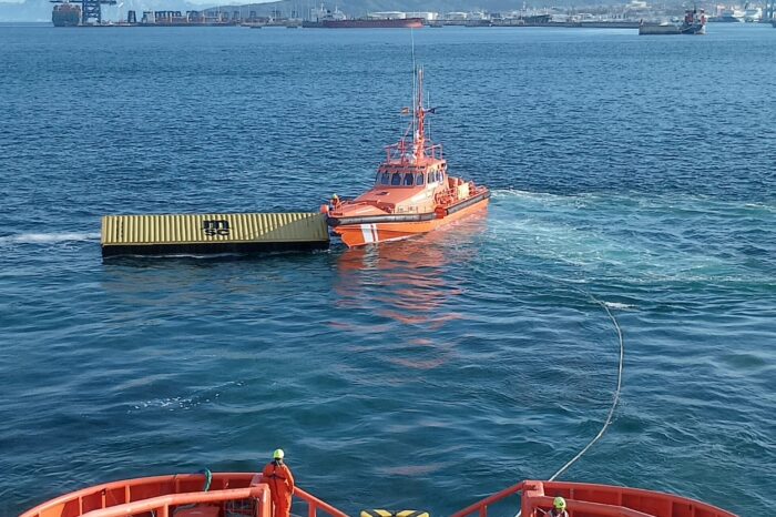 Salvamento Marítimo Recovers Fridges Off Cádiz Coast