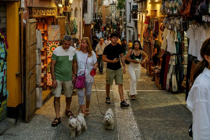 Foreign resident population in Spain rises to 7.5 million