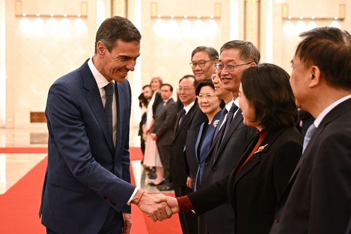 Sánchez presses China on Middle East de‑escalation