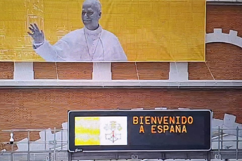 Traffic authorities urge drivers to avoid non‑essential travel during papal visit to the Canary Islands