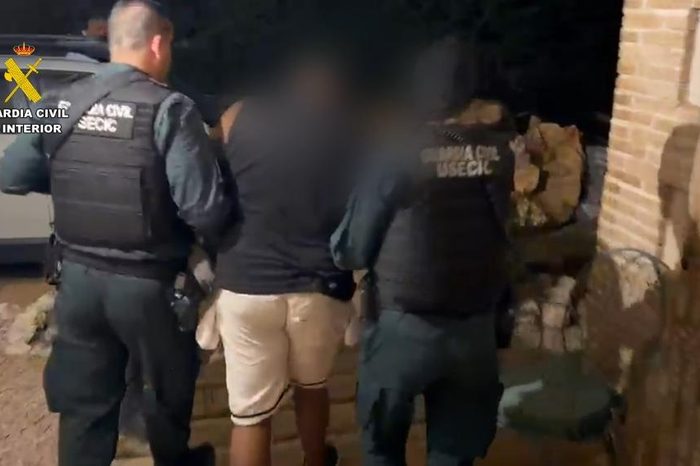 Eight arrested after three tonnes of cocaine seized